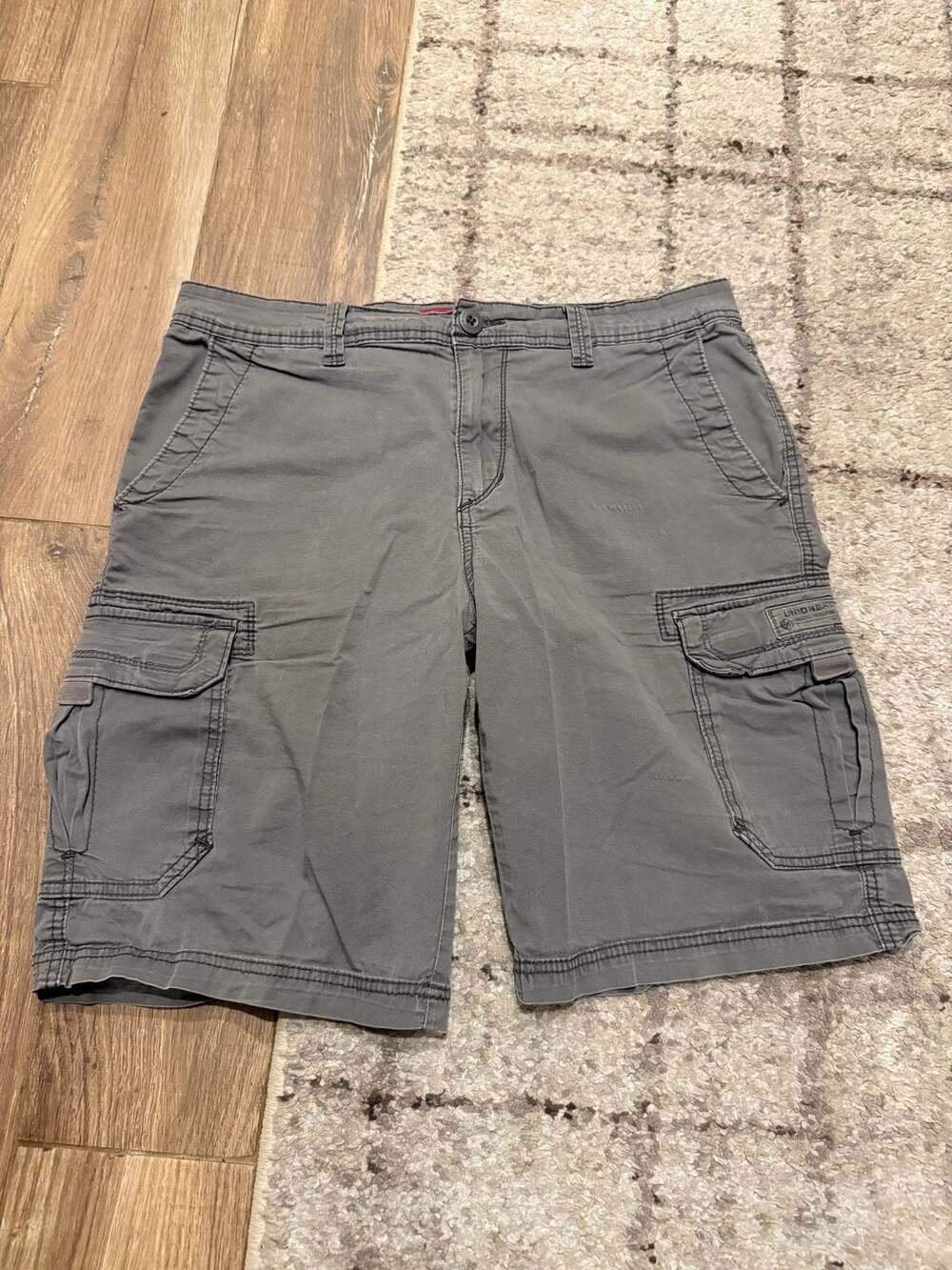 Unionbay Men's Gray Cargo Shorts Size 34